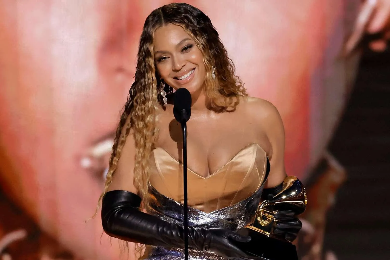 Grammys 2023: Beyonc&eacute; Gets Emotional as She Breaks All-Time Record