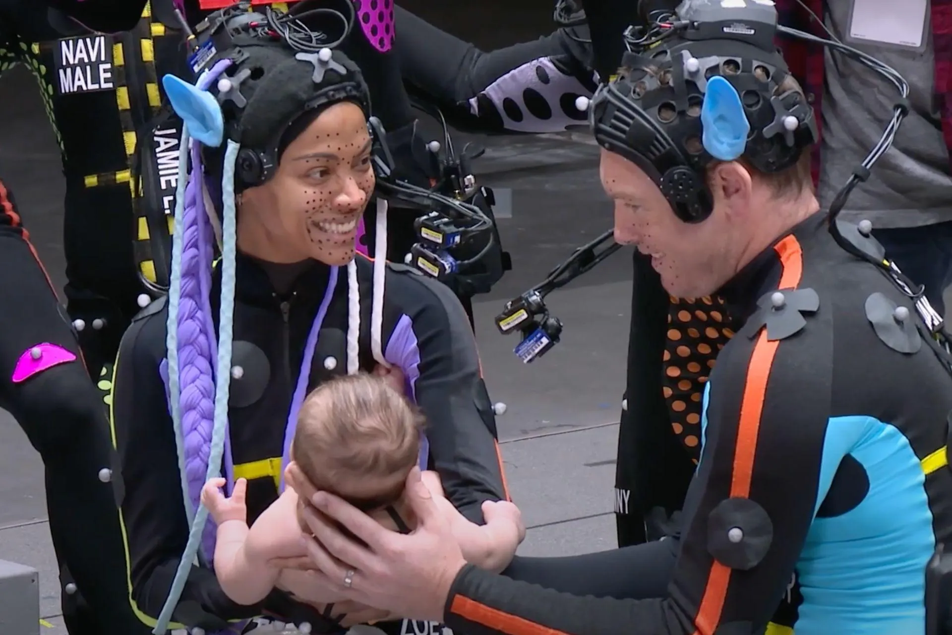 Zoe Salda&ntilde;a Thinks James Cameron Should Do an 'Avatar' Documentary