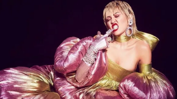 Miley Cyrus Unveils 'Plastic Hearts' Tracklist