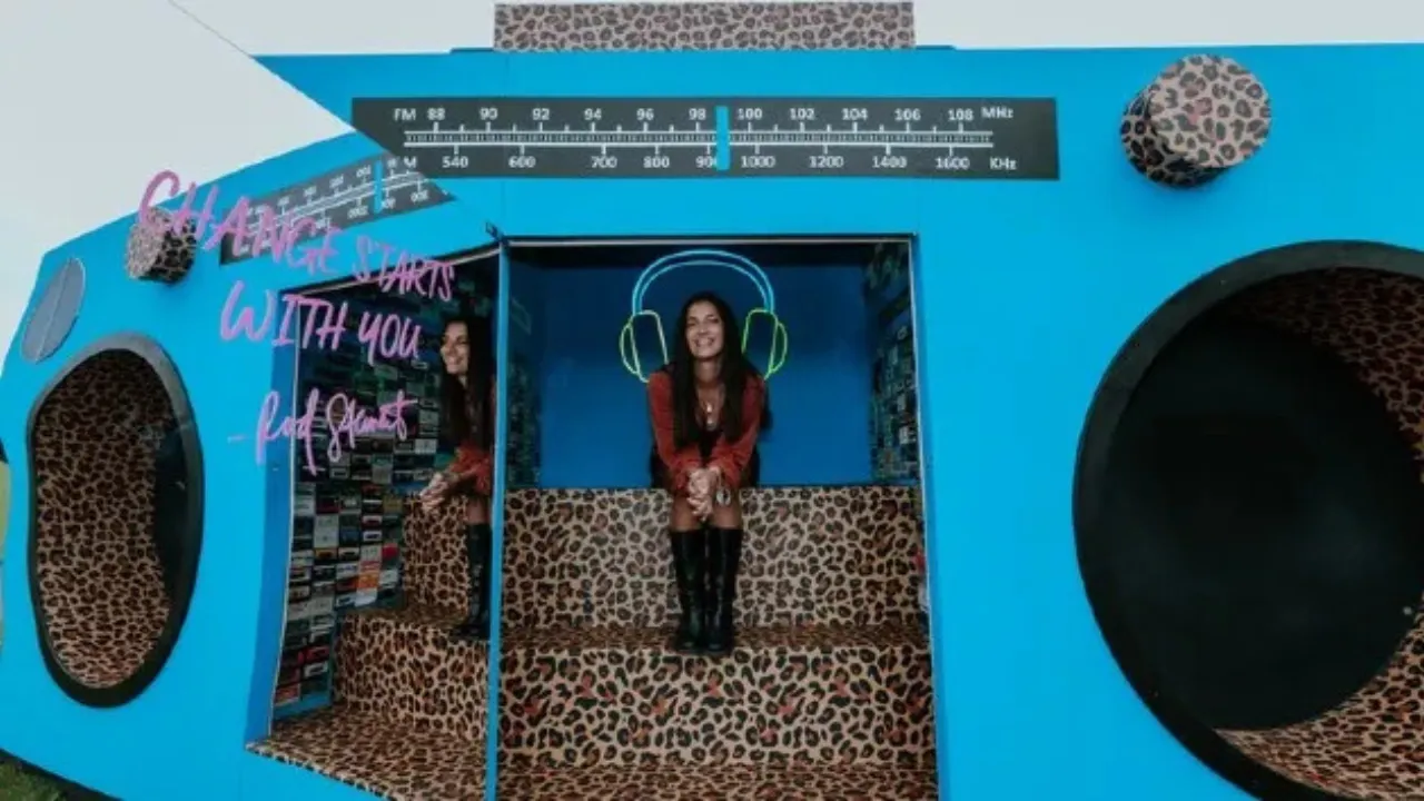 Rod Stewart Unveils Boom Box-Shaped Leopard Print Toilet at Glastonbury 2025
